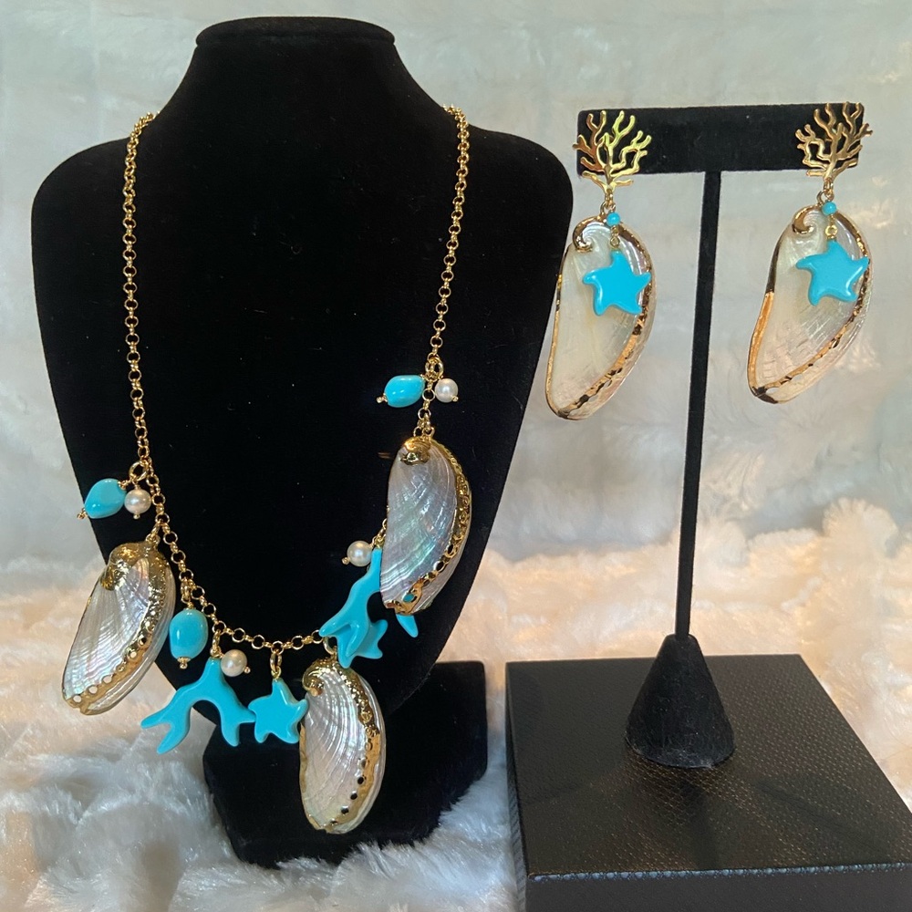 Uno Alla Volta Gold and Turquoise Shell Jewelry Set